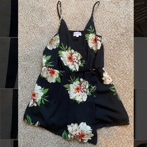 L’atiste Black Flower Romper size large